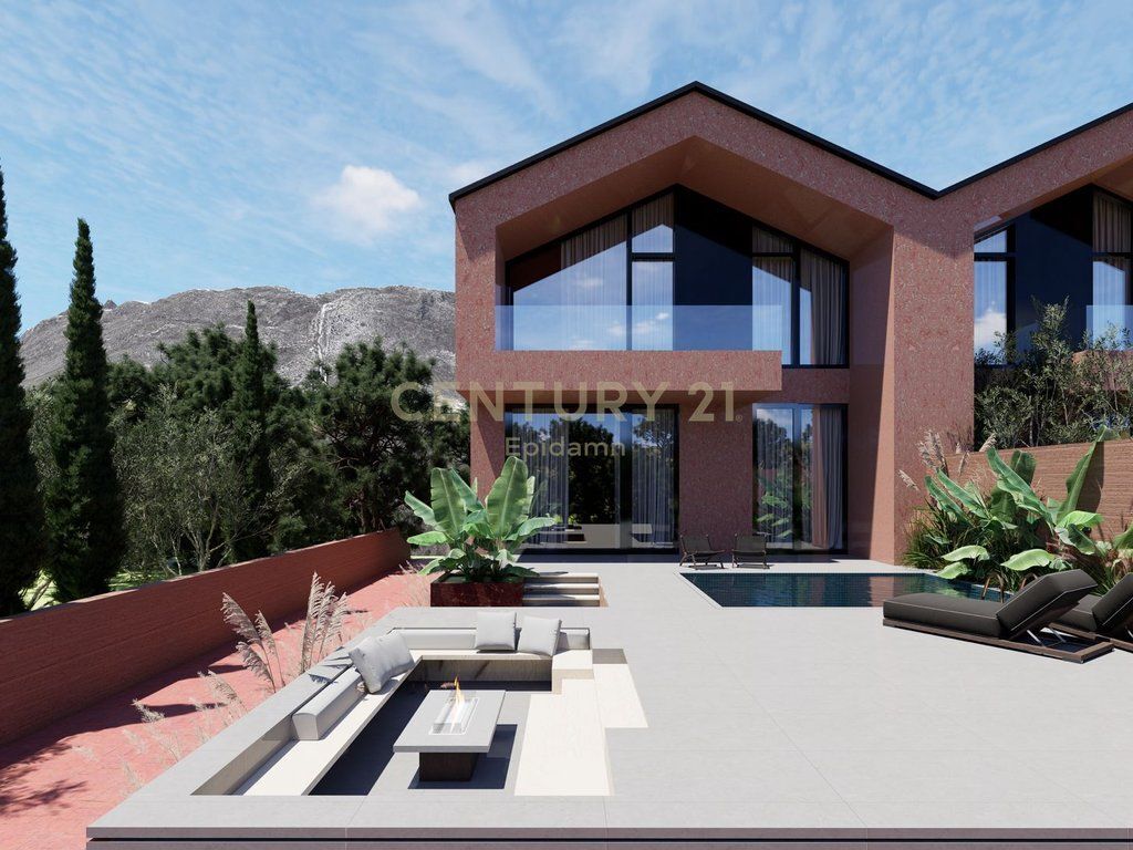 VILLA FOR SALE WITH SEA VIEW IN THE LALZ BAY !!