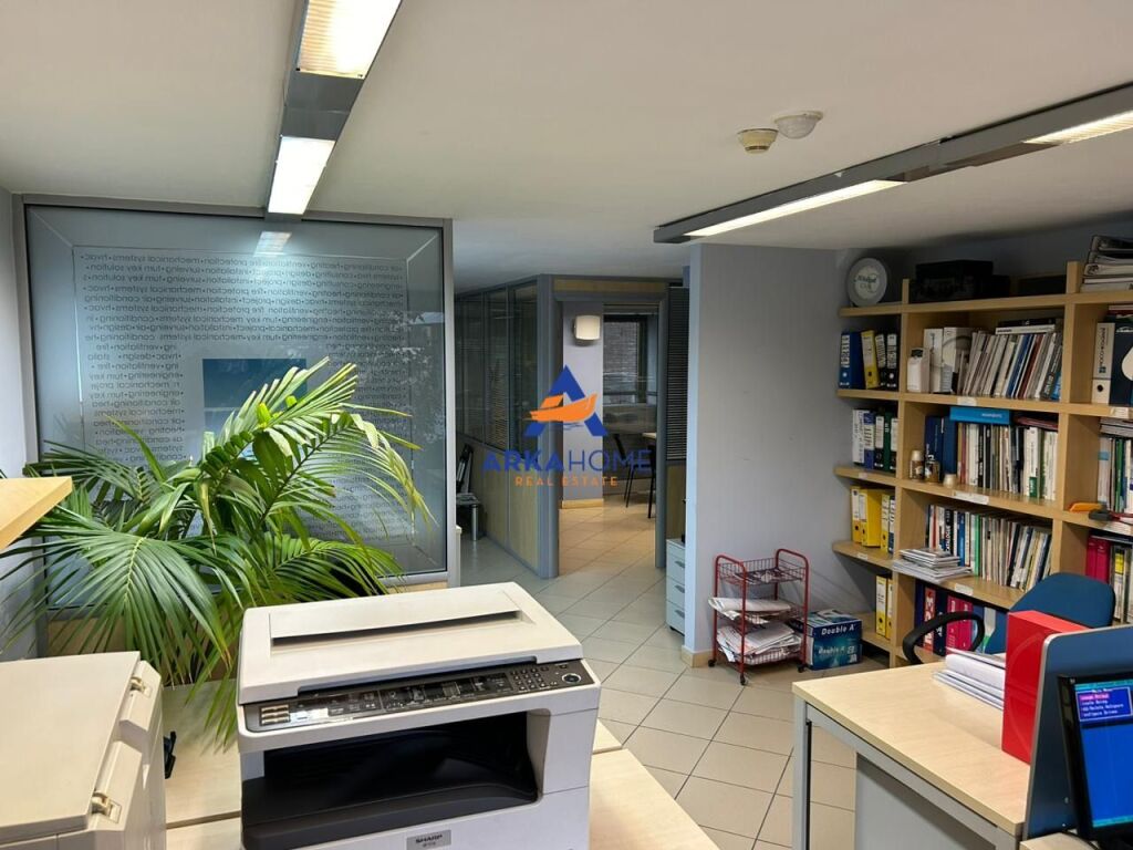 BUSINESS UNIT FOR RENT (DUPLEX) "RRUGA HOXHA TASIM" 2500 €