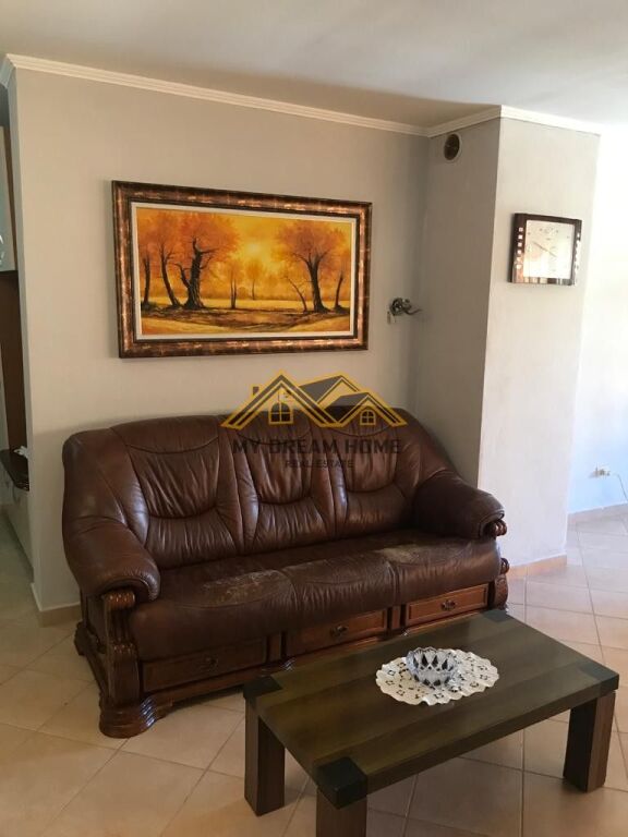 AFFITTASI APPARTAMENTO 3+1+2+ VERANDA VOLLGA DURRES!
