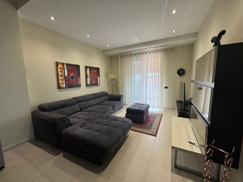 Apartament 2+1 me qira prane Kompleksit Halili!