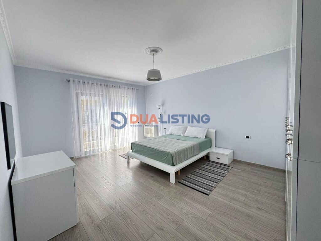 APARTMENT 3+1+2 WITH PARKING SPACE AVAILABLE NEAR THE BOTANICAL GARDEN !