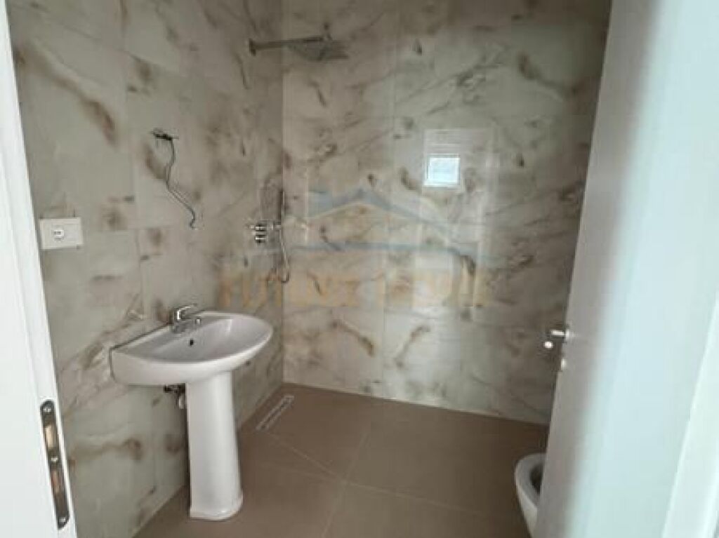 In vendita, Appartamento 2+1+2, Via Dajti, Fresk