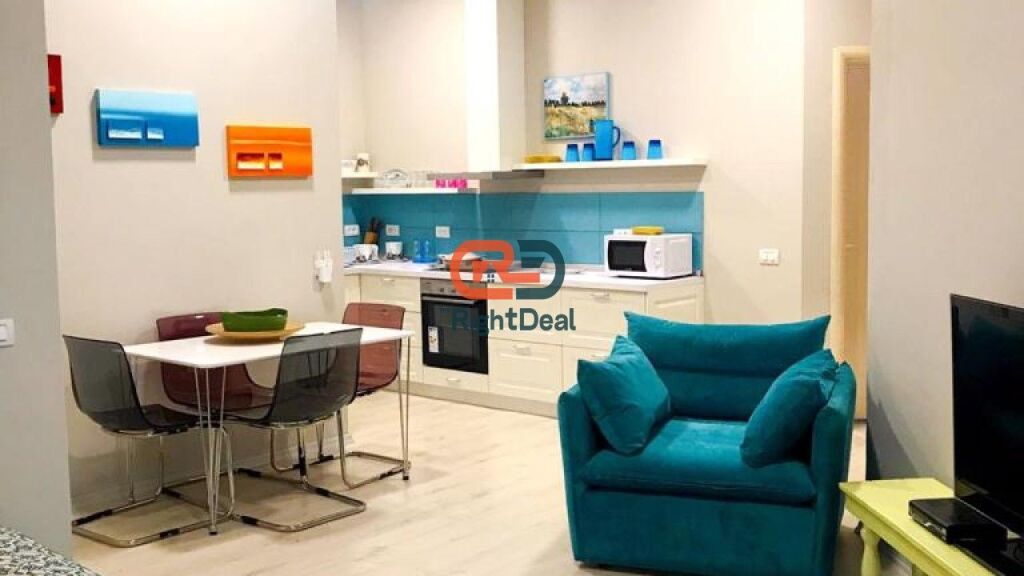 Nel Golfo di Lalëzit, Residenza Lura 1, Vendesi Duplex con Cortile Diviso in 2 Appartamenti 2+1 Perfetti per Investimento !