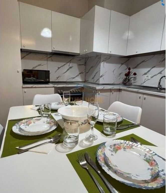 Qera,Apartament 2+1, Petro Nini, Bllok, Tirane.