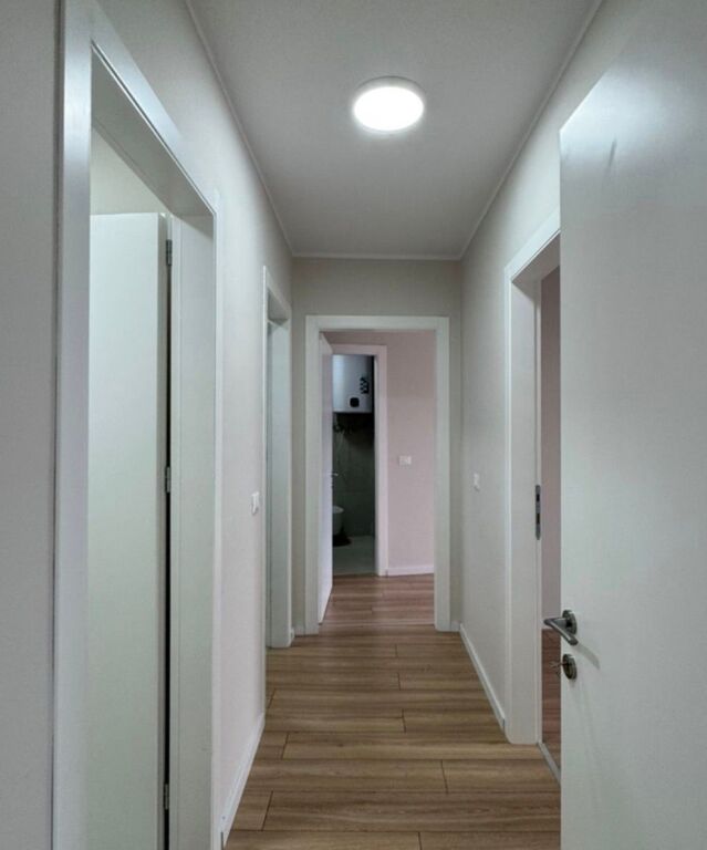 Affittiamo appartamento 2+1+2 per uffici 🏢 📍 Lake View Residence, Lago di Tirana
