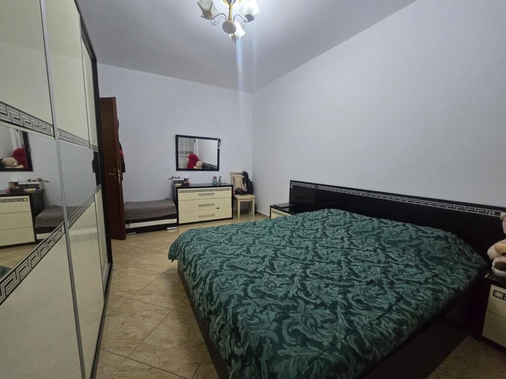 Shitet apartament 1+1 i konvertuar ne 2+1 ne selite rruga e Kodres se Diellit 2