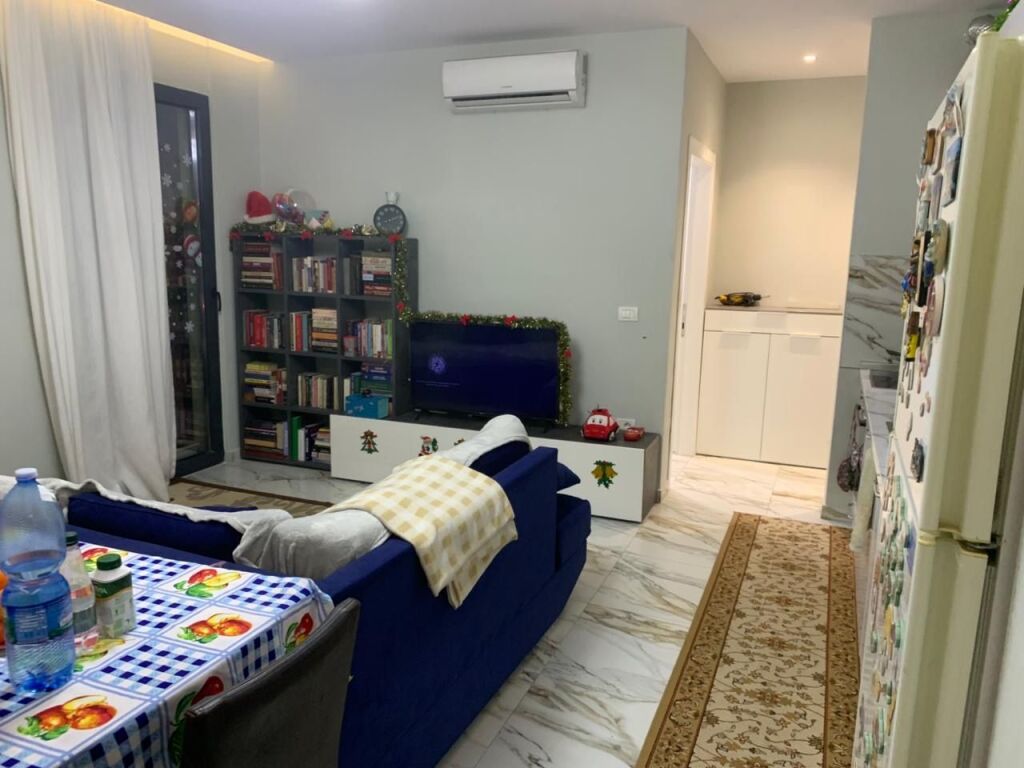 Shitet Apartament 2+1  Adresa : Porcelan Pran Tv Klan  Shitet Bosh pa mobilje  Kati 3  Siperfaqe 81.7 m2  Cmimi 155,000€