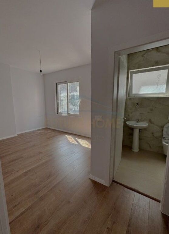 For sale, Apartment 2+1+2, Dajti Street, Fresk