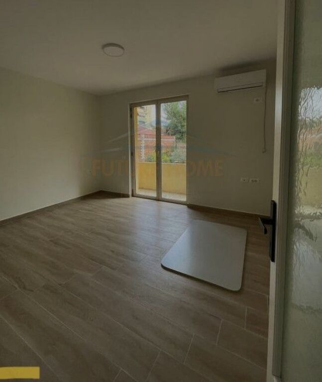 Rent, Business Premises, Durres Street, Tirana