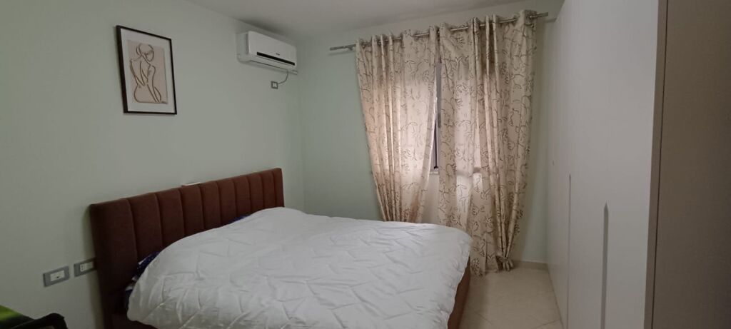 SHESIM APARTAMENT 1+1 TEK OXHAKU – 54 M² PALLAT PARAFABRIKAT, I NDRIÇUAR DHE FUNKSIONAL