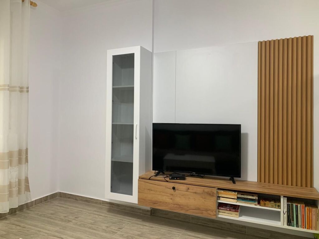 Apartment for rent plus parking at Golden Park 3