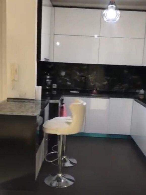 APARTAMENT 2+1+PARKIM ME QIRA UNAZA E RE