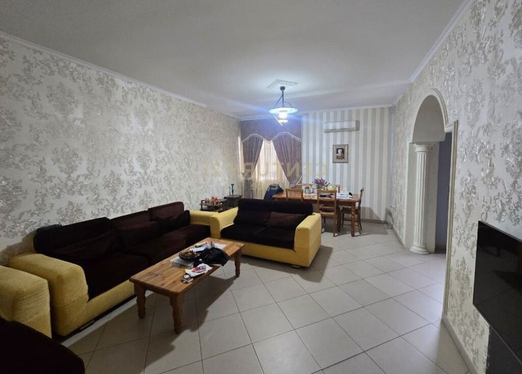 Appartamento 2+1+2+Posto Auto In Vendita a Irfan Tomini, Tirana - 320,000€ | 130 m²