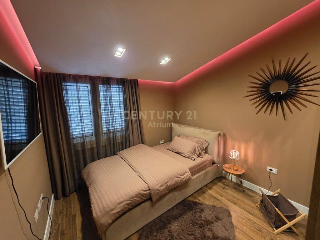 VILLA SU 3 PIANI IN AFFITTO – PRESSO LE VILLE AMERICANE