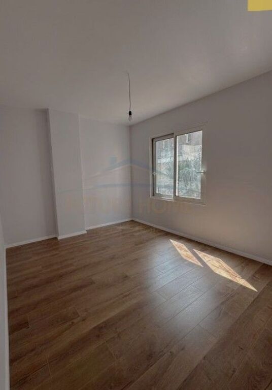 For sale, Apartment 2+1+2, Dajti Street, Fresk