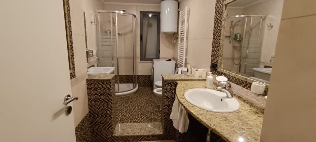 VENDIAMO DUE SUPER APPARTAMENTI 1+1 E MONOLOCALE NEL CENTRO AL 9° PIANO 112 M2