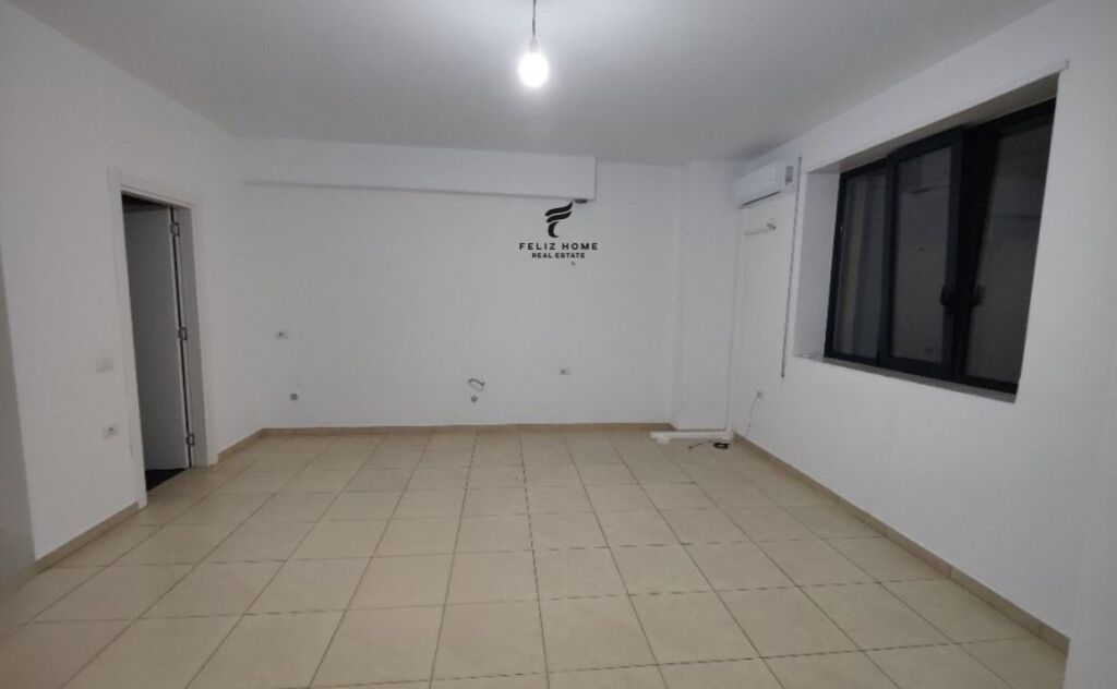 OFFICE FOR RENT 40 M2 SIRI KODRA 370 EURO