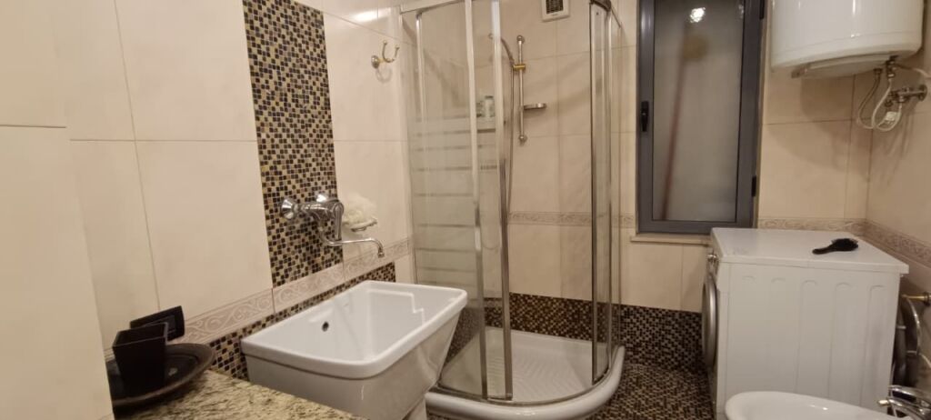 VENDIAMO DUE SUPER APPARTAMENTI 1+1 E MONOLOCALE NEL CENTRO AL 9° PIANO 112 M2