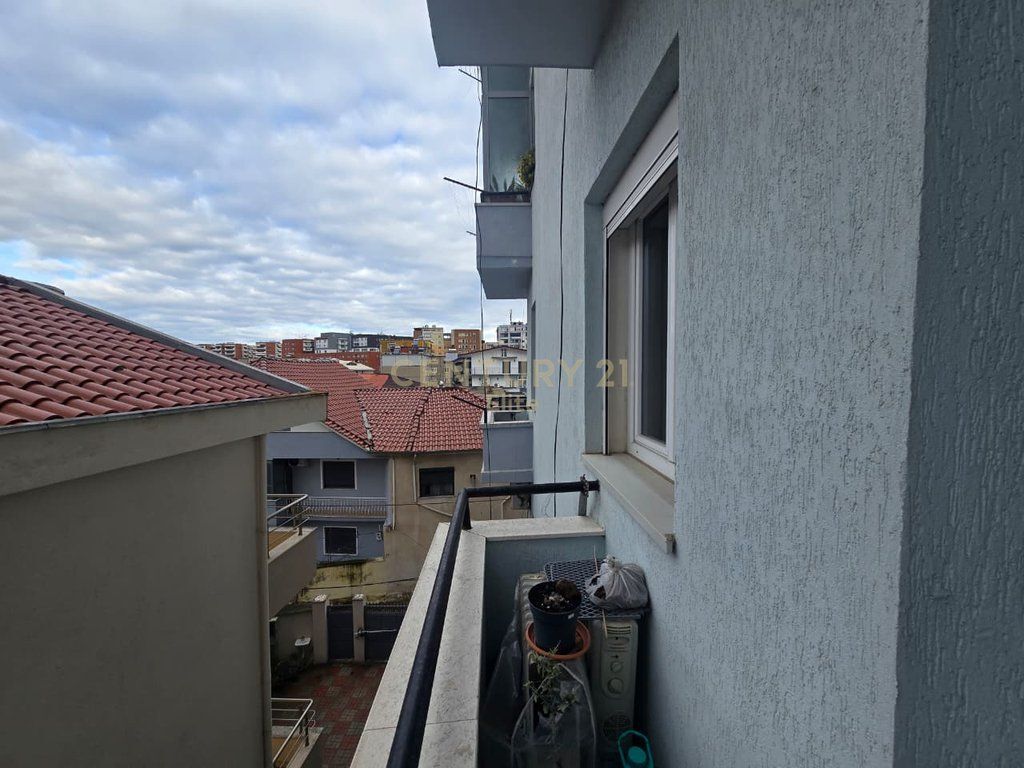 Appartamento 2+1+2+Posto Auto In Vendita a Irfan Tomini, Tirana - 320,000€ | 130 m²