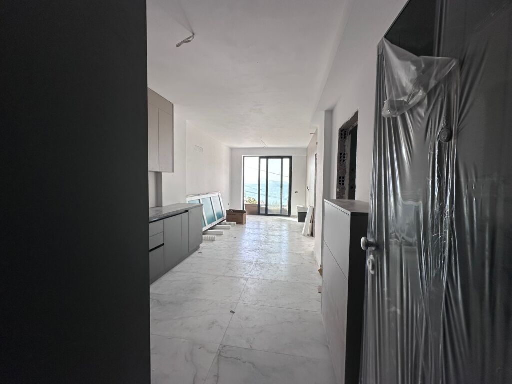 Sarande sale Apartment with view  
