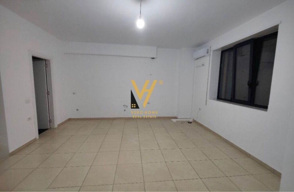 OFFICE 38 M2 FOR RENT AT SIRI KODRA 35,000 LEKE