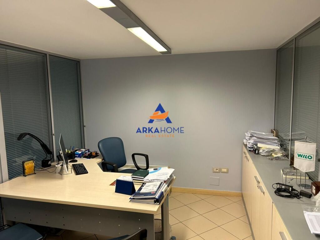 BUSINESS UNIT FOR RENT (DUPLEX) "RRUGA HOXHA TASIM" 2500 €