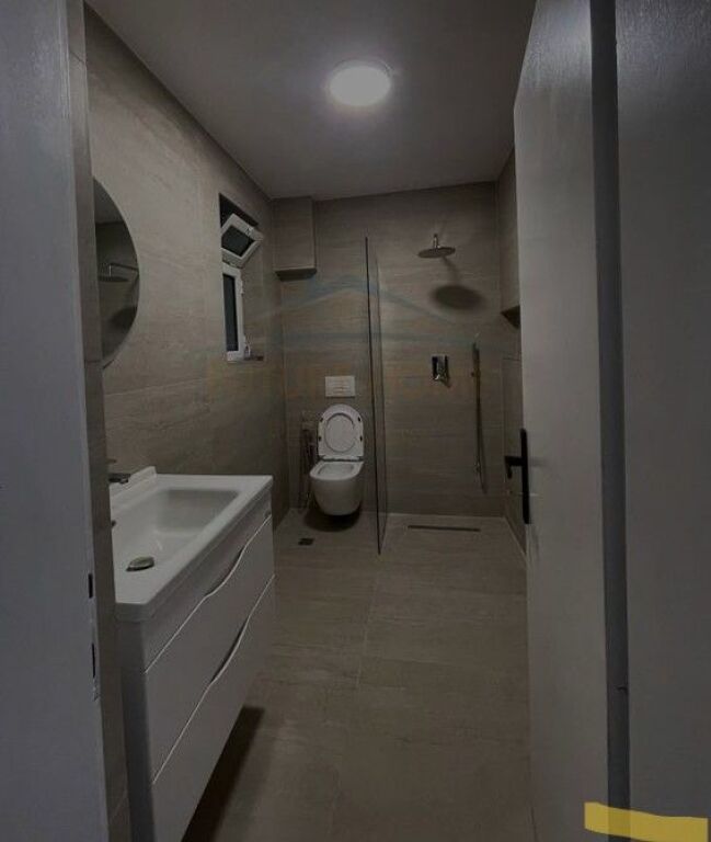 Rent, Business Premises, Durres Street, Tirana