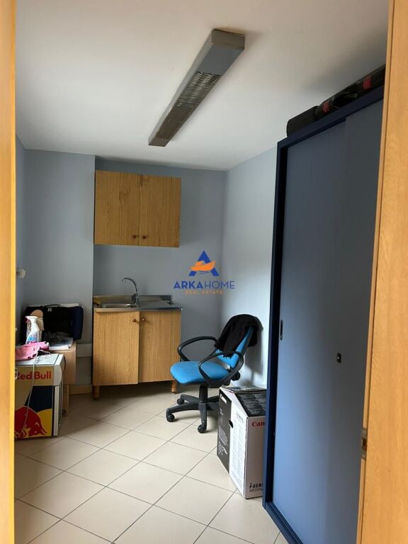 BUSINESS UNIT FOR RENT (DUPLEX) "RRUGA HOXHA TASIM" 2500 €