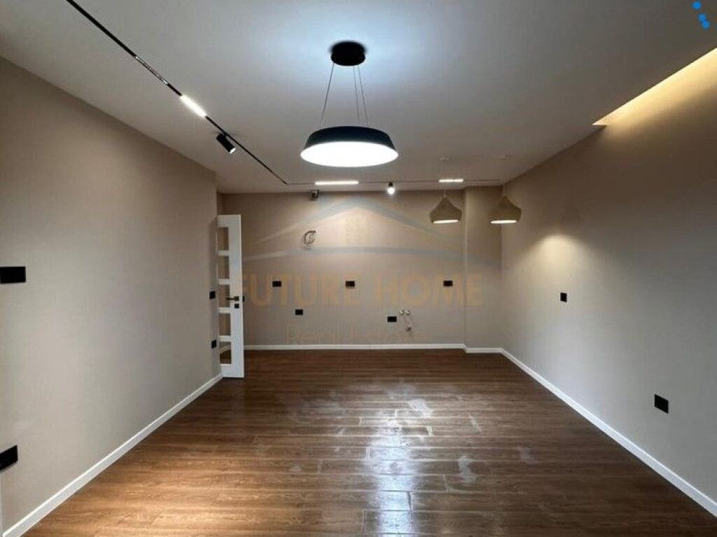 In vendita, Appartamento 2+1+2, Komuna e Parisit, Tirane