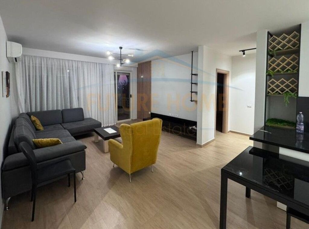 Affitto, Appartamento 3+1+2 "Via Peti", Tirana