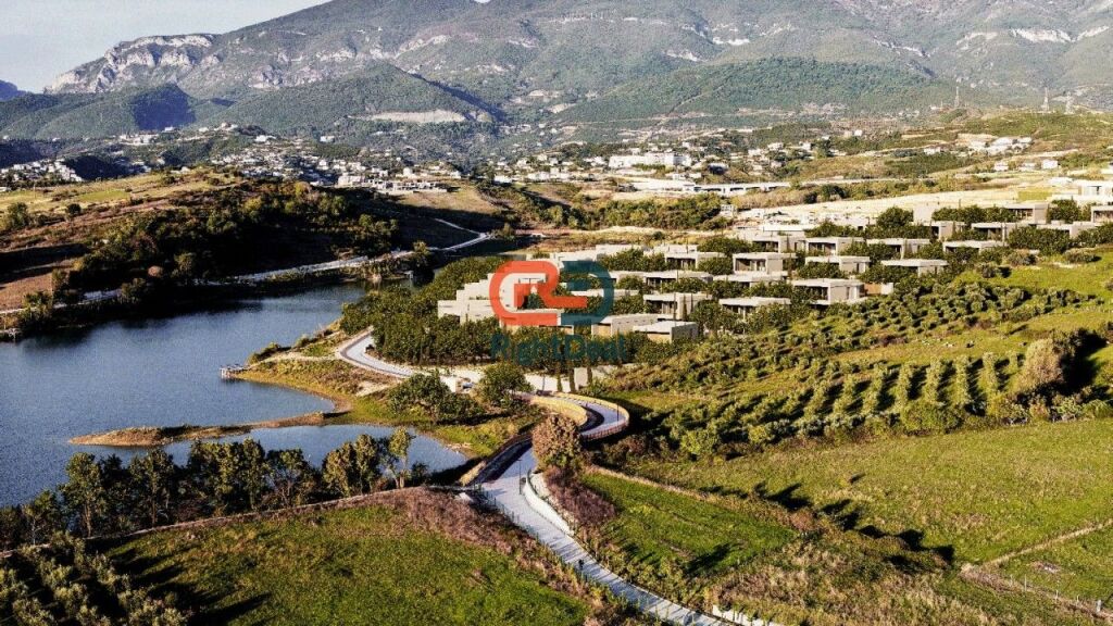In Vendita Appartamento 1+1 Con Cortile Presso Residenca Farka Front Lake!!