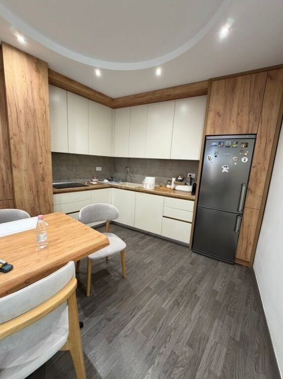 Appartamento 3+1+2 in vendita in Via Besim Alla – 270.000 €