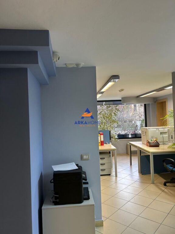 BUSINESS UNIT FOR RENT (DUPLEX) "RRUGA HOXHA TASIM" 2500 €