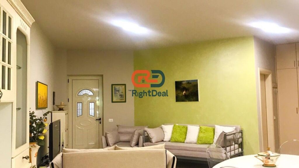 Nel Golfo di Lalëzit, Residenza Lura 1, Vendesi Duplex con Cortile Diviso in 2 Appartamenti 2+1 Perfetti per Investimento !