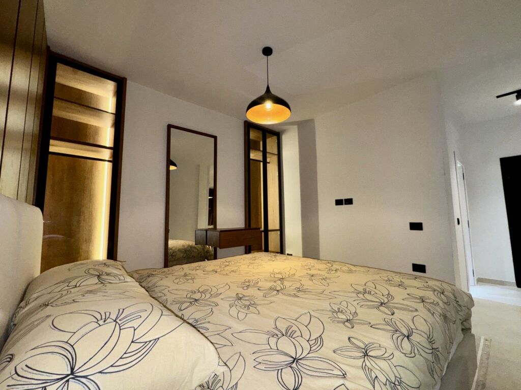 QIRA APARTAMENT 1+1- LIBRI UNIVERSITAR Tirane