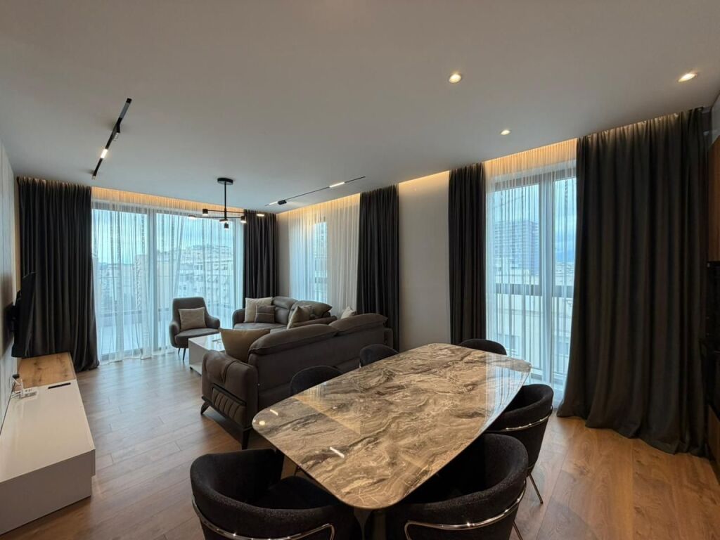 Apartment 3+1+Parking for rent at the Olympic Complex at the Paris Commune.