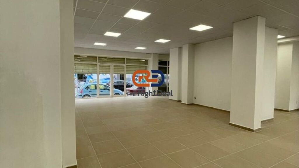 Ne Astir, Shitet Njesi Biznesi Me Super Lokacion !!!