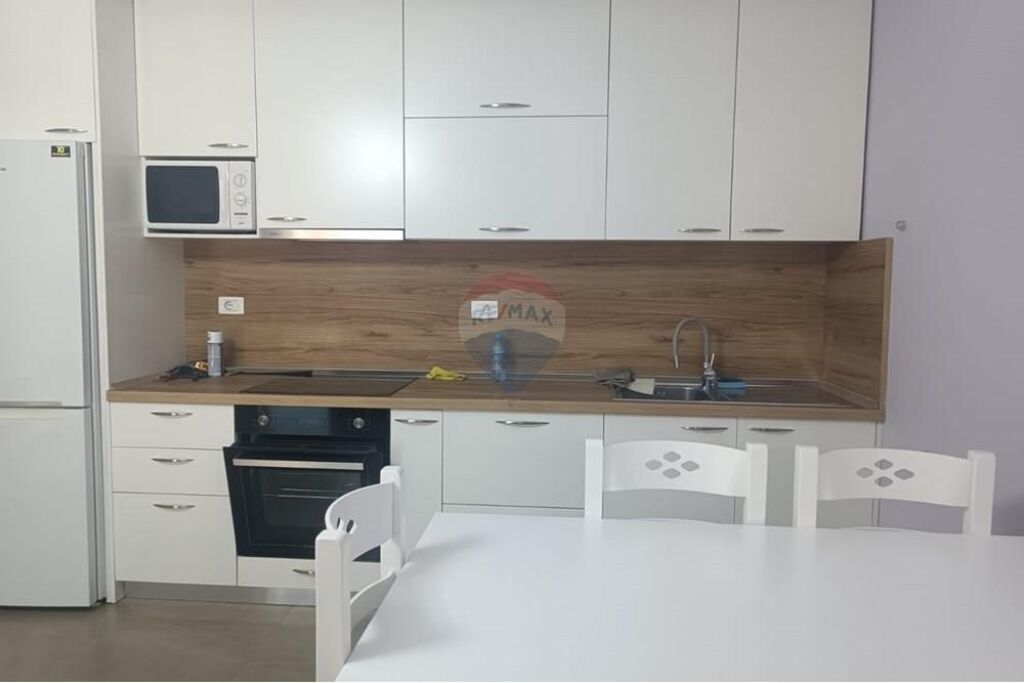 APARTMENT 1+1 FOR RENT NEAR PARTIZANI HIGH SCHOOL