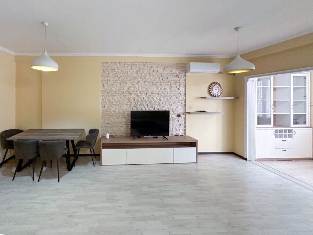 Appartamento in vendita a Komuna e Parisit Tirana