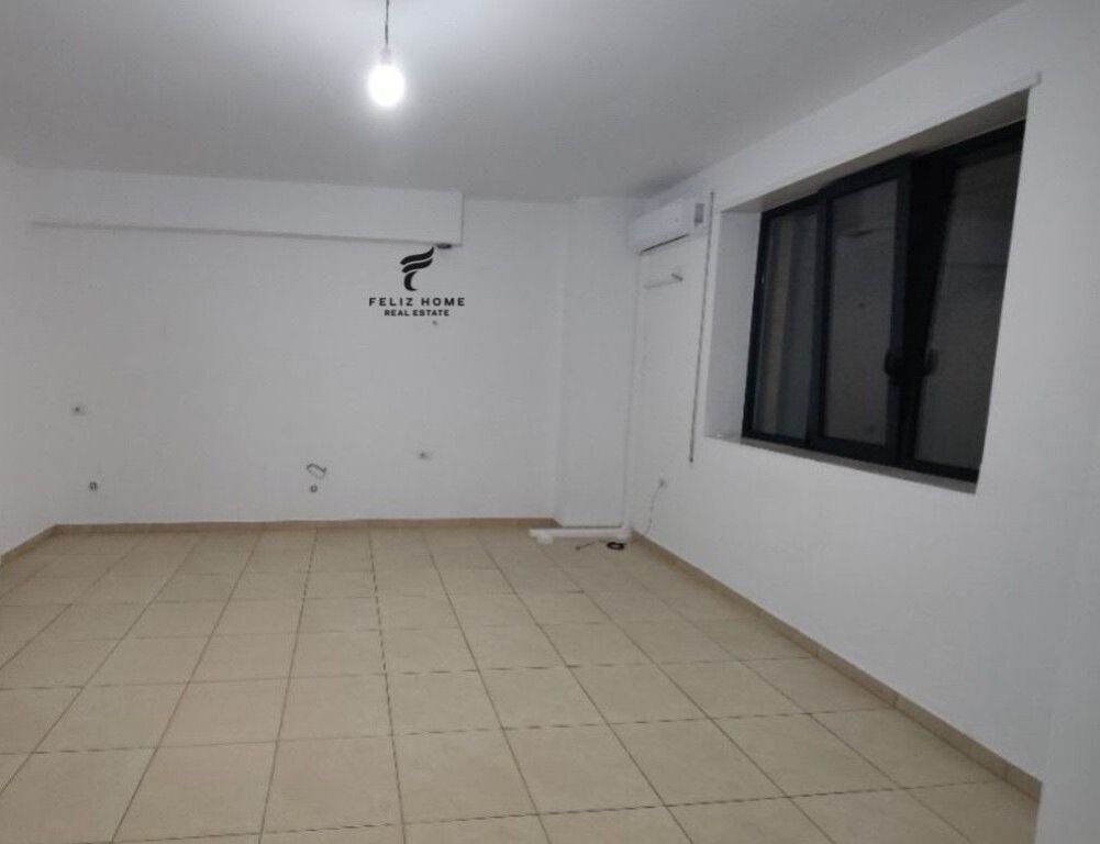 OFFICE FOR RENT 40 M2 SIRI KODRA 370 EURO