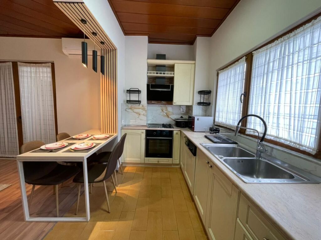 Apartment 1+1 for rent near Rruga e Kavajes by Globe.