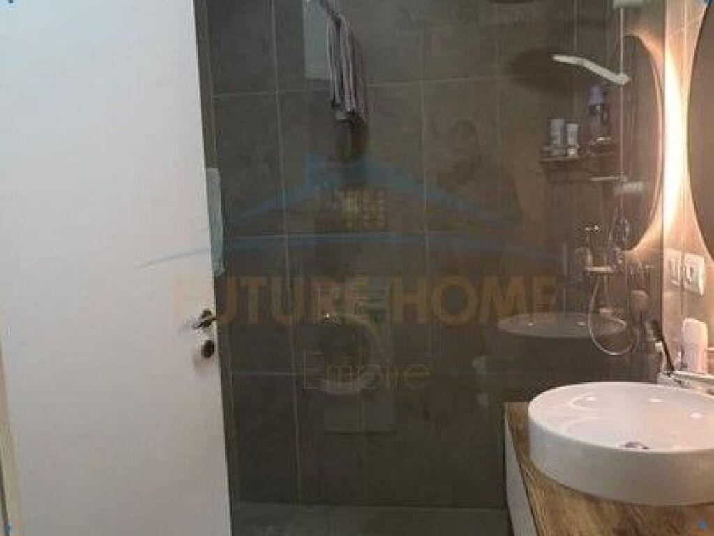 Shitet, Apartament 2+1+2, Quartum Residence, Rruga Jordan Misja, Tiranë.
