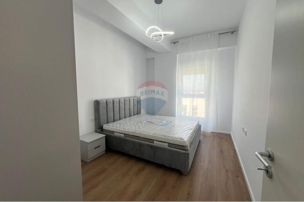 1+1 me qira te Kompleksi Mangalem