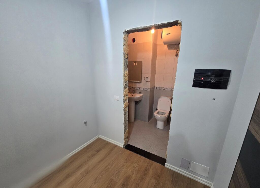 Apartment 2+1+2+Balcony for Sale in Fresk, Near Deliu Restaurant