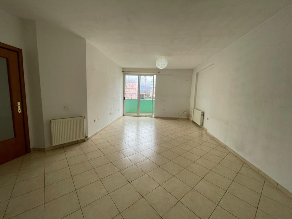 Appartamento 2+1+Parcheggio in affitto a Kika 1 a Komuna e Parisit.