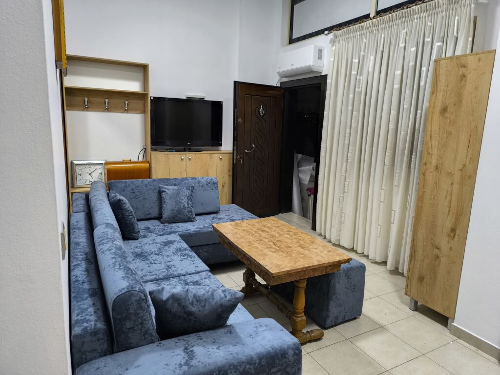 Rent 1+1 (furnished)📍5 Maj, near big market 380 thousand leke