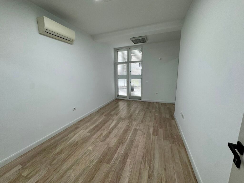 📣 QERA Ambient Per Zyra 📍 Komuna Parisit, Kompleksi "Kika 2" ✨