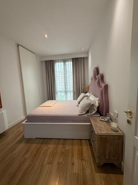 Apartament 2+1+2 per qira te Air Albania, pallati me i mire
