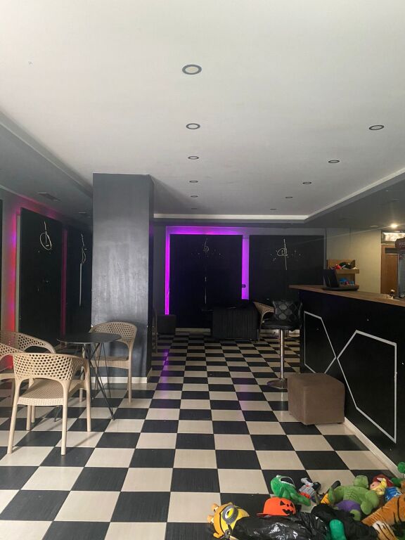 Laprake, Premises for sale near the Military Hospital