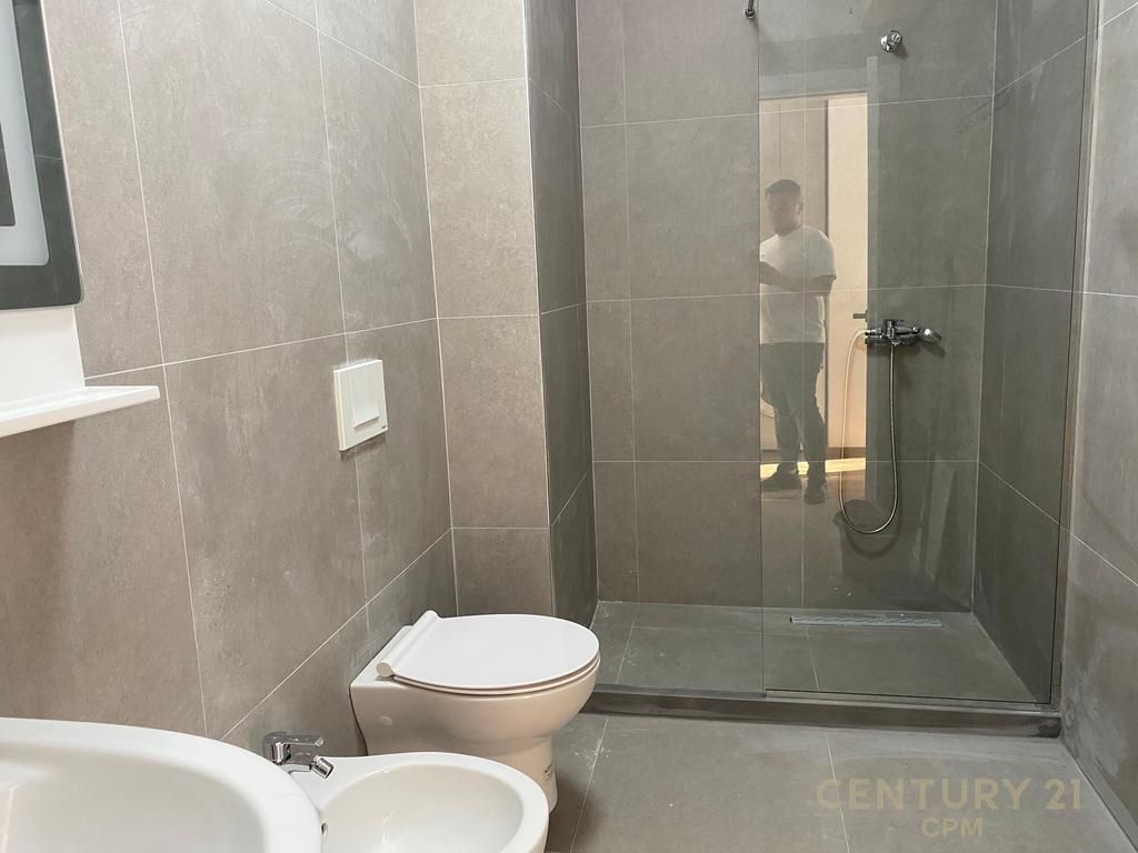 TEK KODRA E DIELLIT 2 JAPIM ME QIRA APARTAMENT 1+1 ME POST PARKIMI